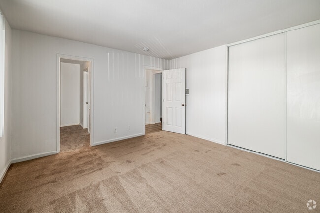 1BR, 1BA - 720SF - Bedroom