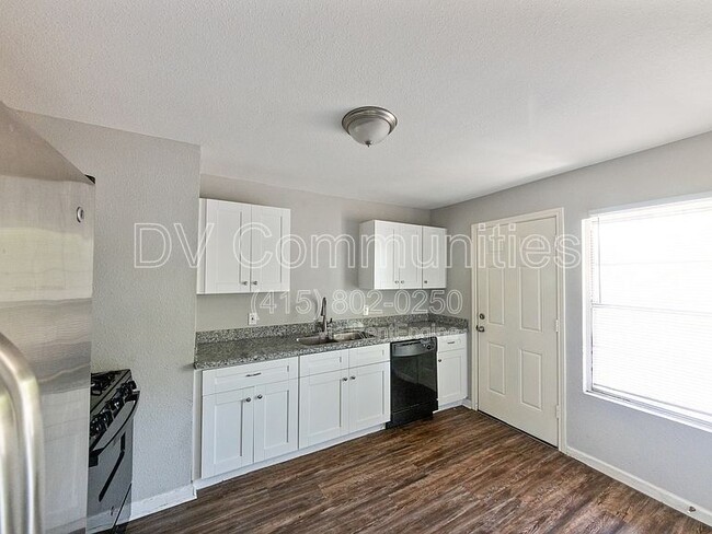 Photo - 6838 Crestridge St