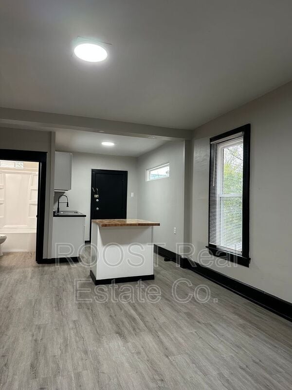 Photo - 98-100 N Hague Ave