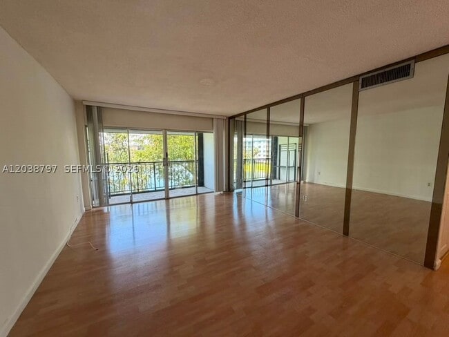 Photo - 318 W Park Dr Unit 318
