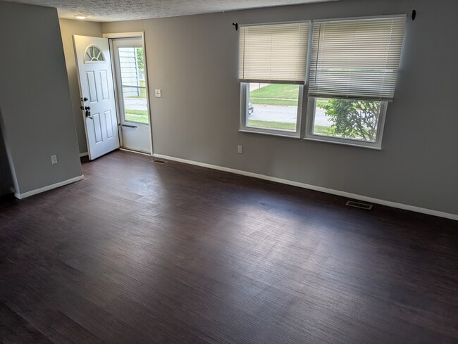 Main level - 11445 Kentbrook Ct
