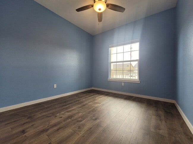 Photo - 1353 Molly Ave