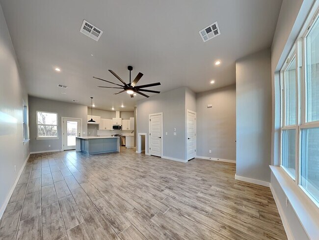 Photo - 312 W 3rd St