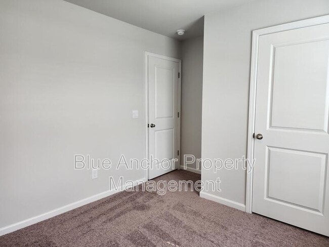 Photo - 1015 Course Ln