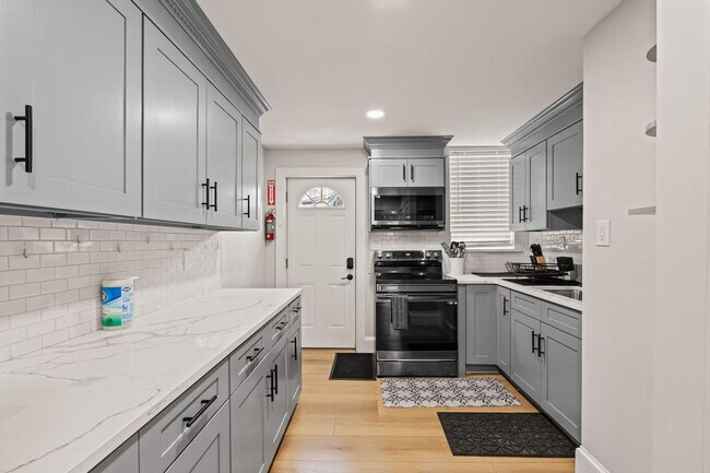 Photo - 613 Harvard St NW Unit SI ID1511067P