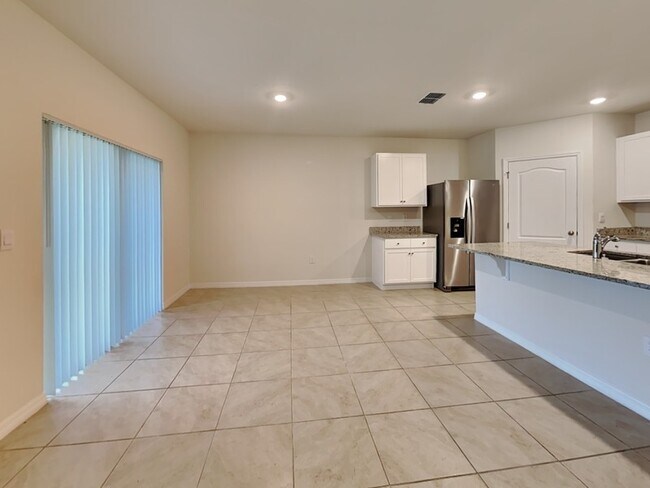 Photo - 1417 Sugarwood St