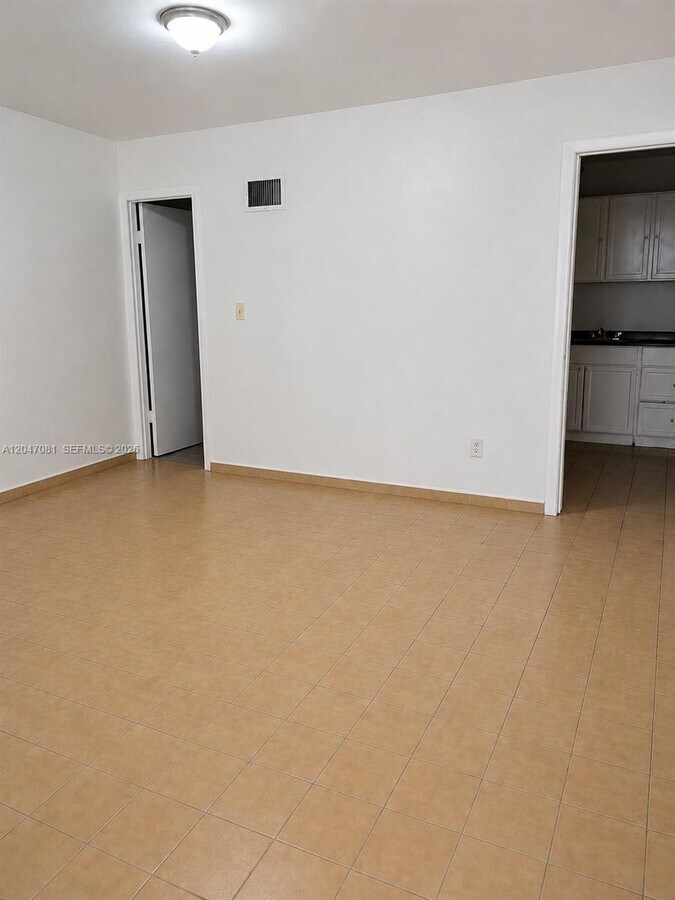 Photo - 5810 W Flagler St Unidad 3