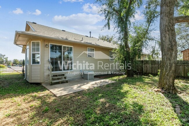 Photo - 5 N Hopper Dr