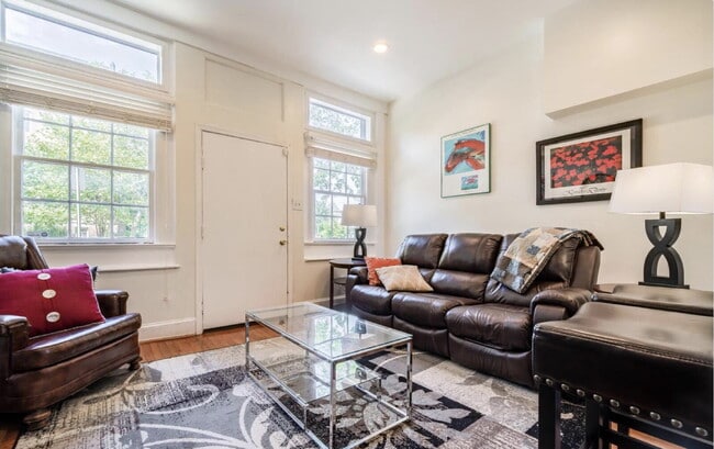 Building Photo - Welcome Home! Unit 1A