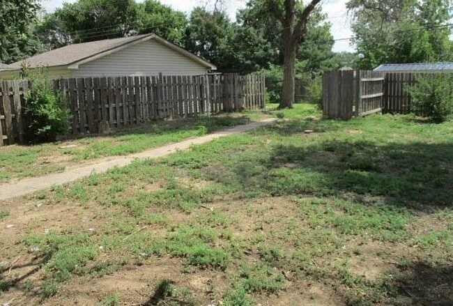 Photo - 348 Hilltop St