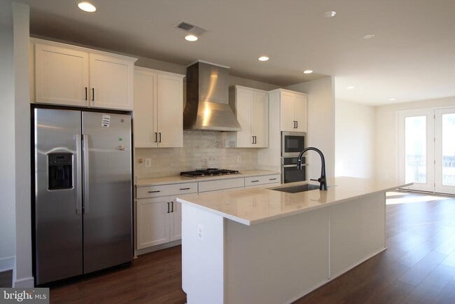 Photo - 6707 Upland Mnr Dr