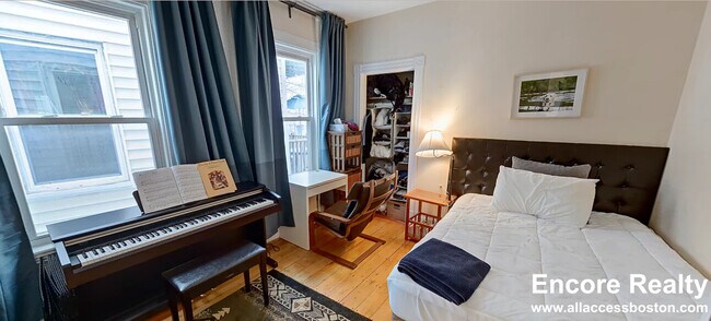 Photo - 378 Washington St Unit 3