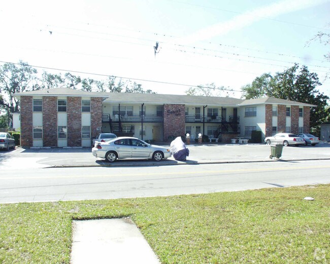 Photo - 710 Avenue C SW
