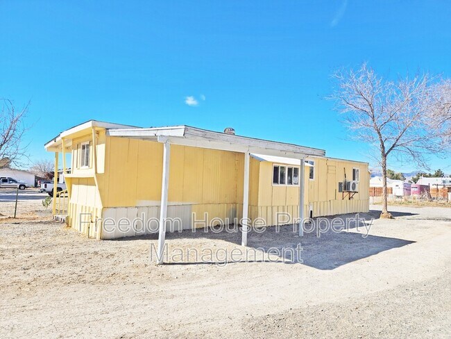1080 W Windsong Ln