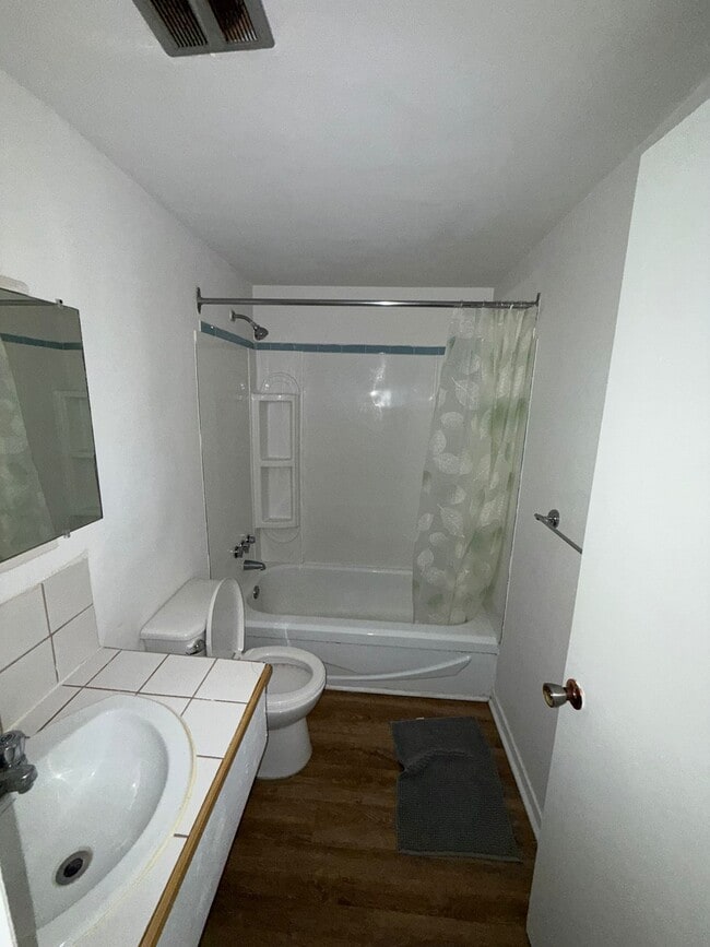 Photo - 114 Rue des Textiles Unit 7