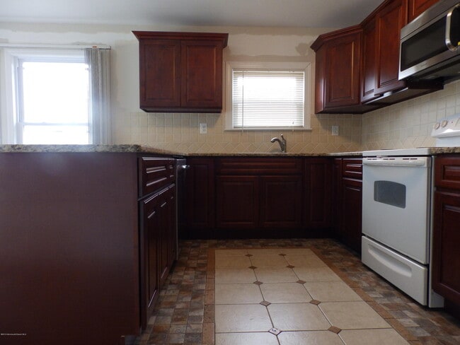 Photo - 25 Hyannis St