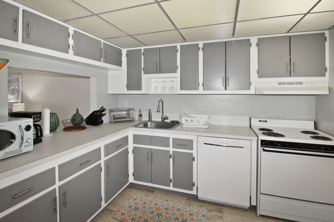 Photo - 245 Center Rd Unit Center Rd, 245 #201