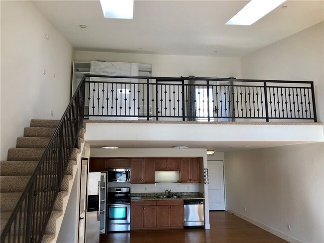 Photo - 255 W 7th St Unit 20