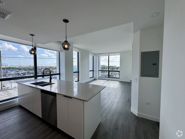 Building Photo - 1897 NW 1st Ct Unit B8 Rental