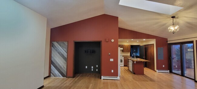 Photo - 6290 Wolff St