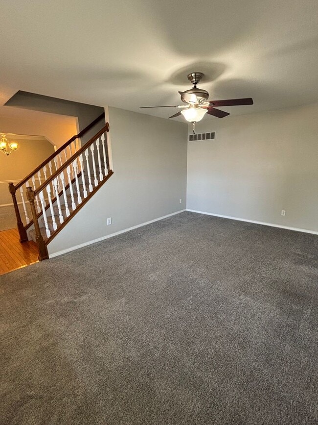 Photo - 423 Larkway Dr