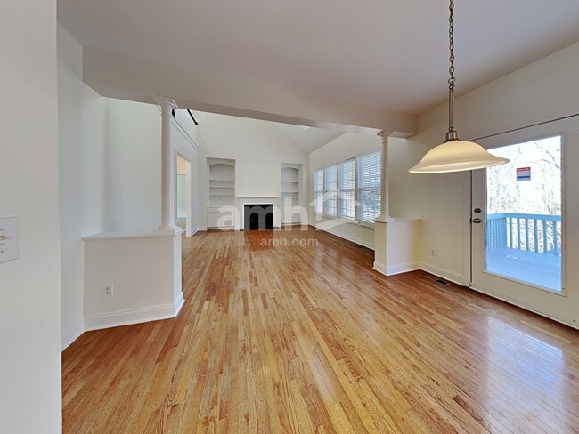 Photo - 209 Boswell Ln