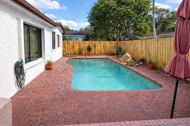 Photo - 10478 NW 4th St