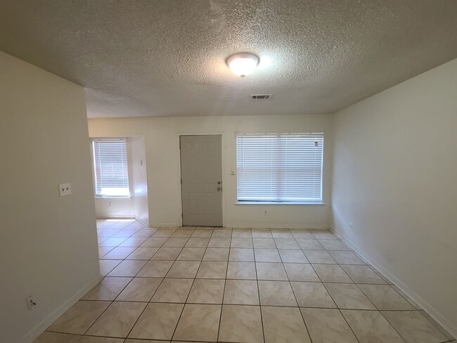 Photo - 2 Bedroom 1 Bath in Milton Available for Rent!