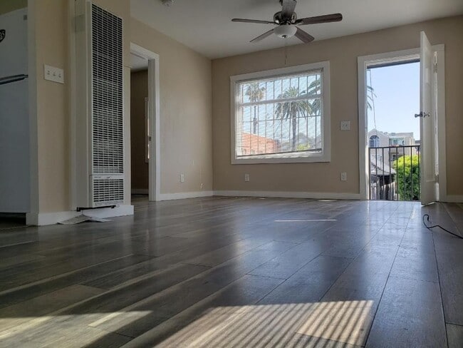 Photo - 219 W 7th St Unidad 722