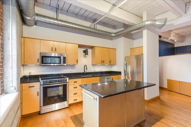 Building Photo - 416 NW 13th Ave Unit 305