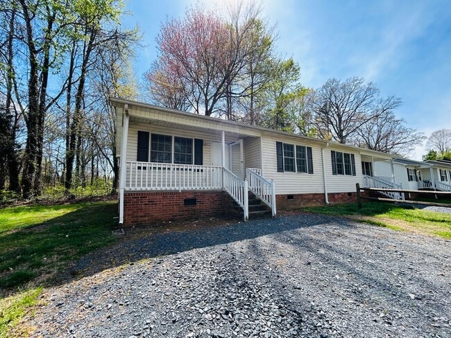 Building Photo - 308 Poplar St Unit 308 Poplar -  B