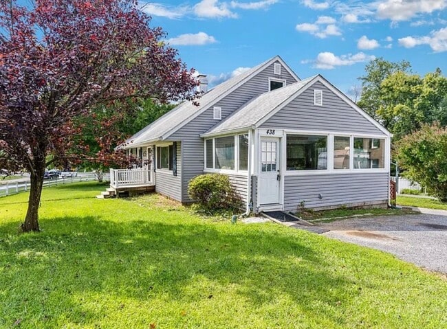 Photo - Charming 5 Bedroom/3 Bathroom Home with Large Finished Basement in Catonsville, MD!