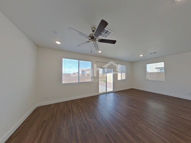 Photo - 96 Cabaletta Ln