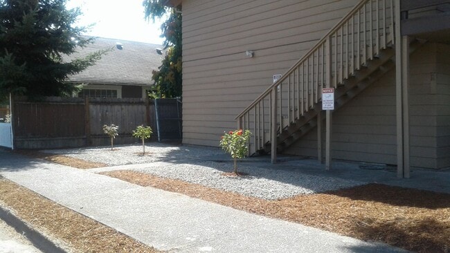 Opposite parking lot - 1109 16th St SE Unit SE Salem 4-Plex LLC
