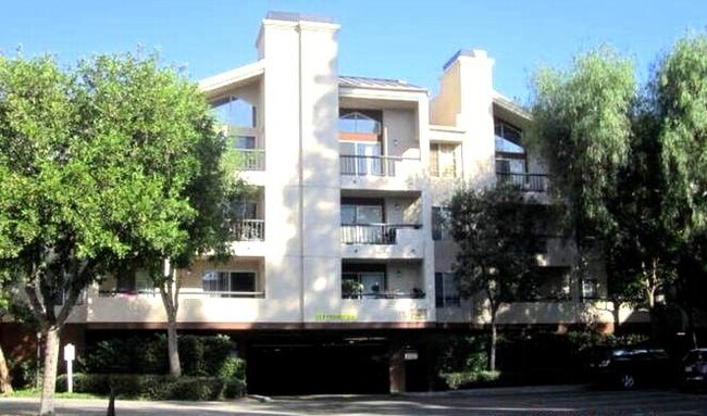 Photo - 5540 Owensmouth Ave Unidad 220