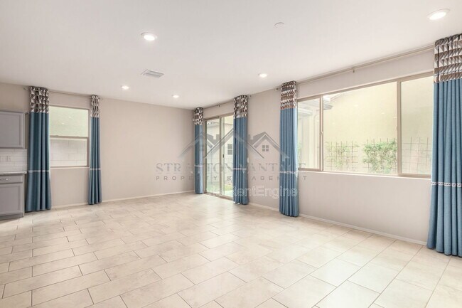 Photo - 55 E Constitution Dr