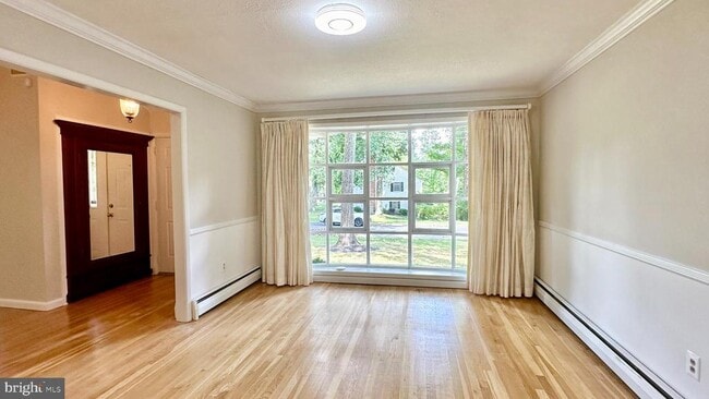 Photo - 396 Riverside Dr