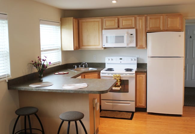 Photo - Collegiate Village