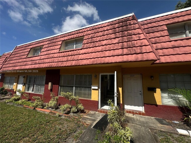 Photo - 5311 NW 27th St Townhome