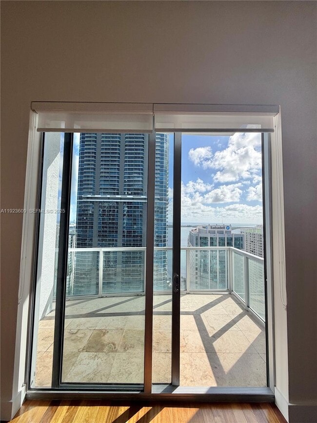 Photo - 1060 Brickell Ave Unidad 4103