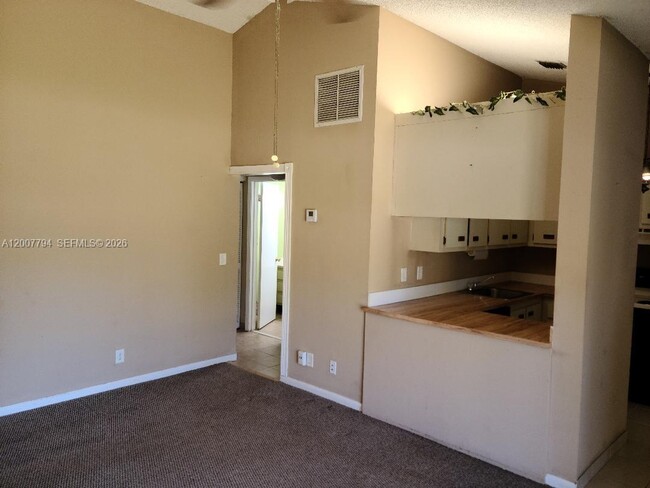 Photo - 1954 Windsor Dr Unit 1954