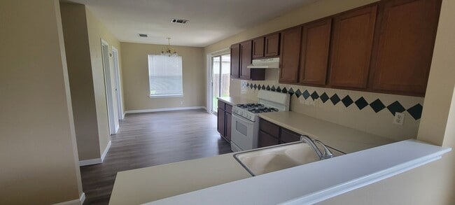 Photo - Spacious 3 Bedroom Home in Sought After Riverside Grove