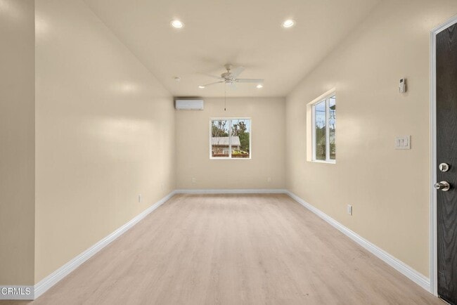 Photo - 148 S Parish Pl