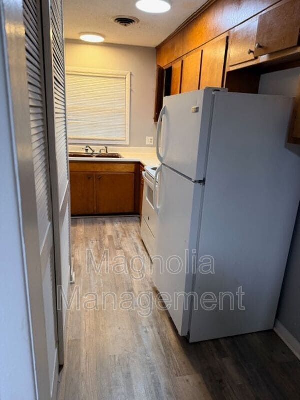 Photo - 1932 Oxford Rd Unit Apt C