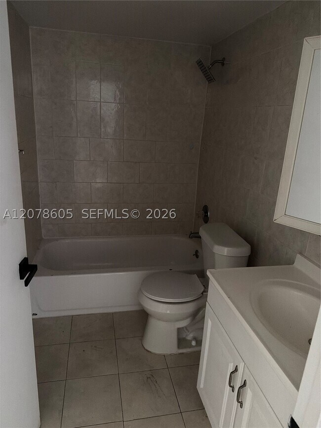 Photo - 650 NE 149th St Unit 106F