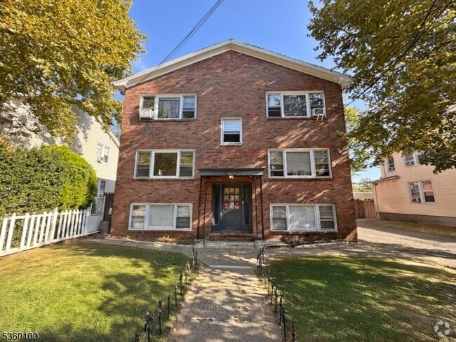Building Photo - 2063 Elizabeth Ave Rental