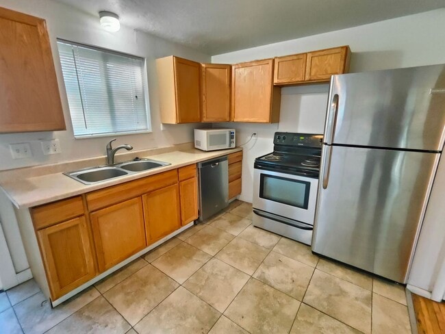 784-794 S 450 W - 784-794 S 450 W Apartment Unit 794