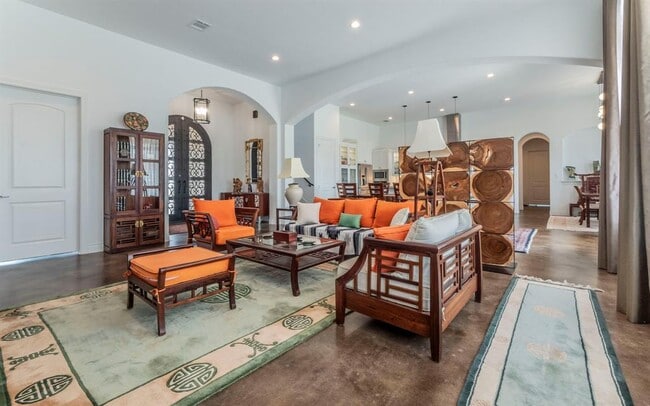 Photo - 163 Honey Locust Ct