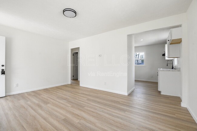 Photo - 320 N 36th St