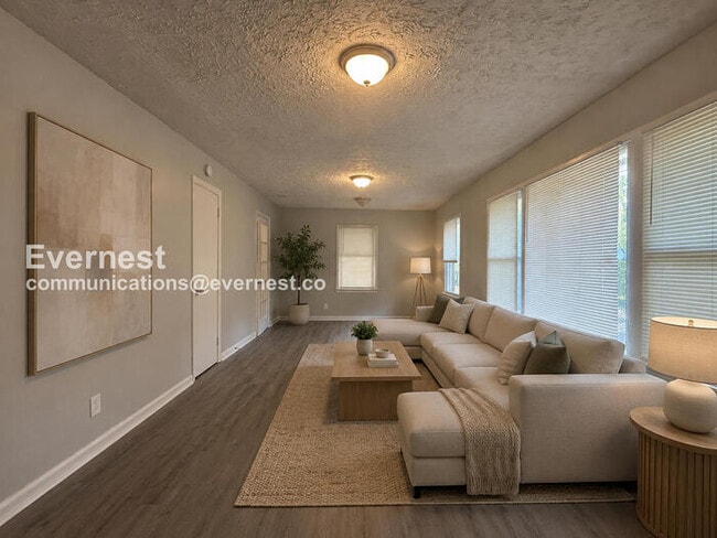 Photo - 386 Lindsey Dr SE